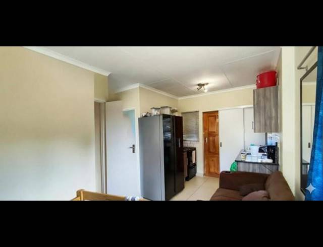 3 BEDROOM TOWNHOUSE FOR SALE IN COMET